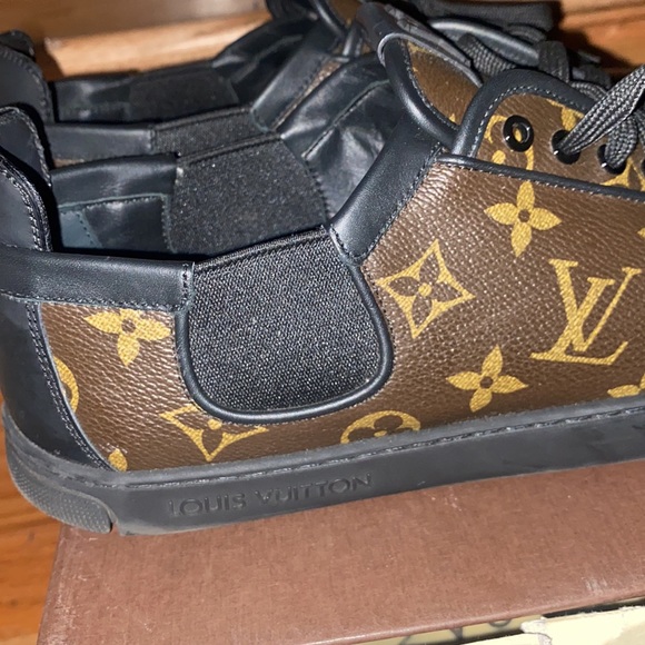 Louis Vuitton Mens Sneakers - Picture 6 of 10